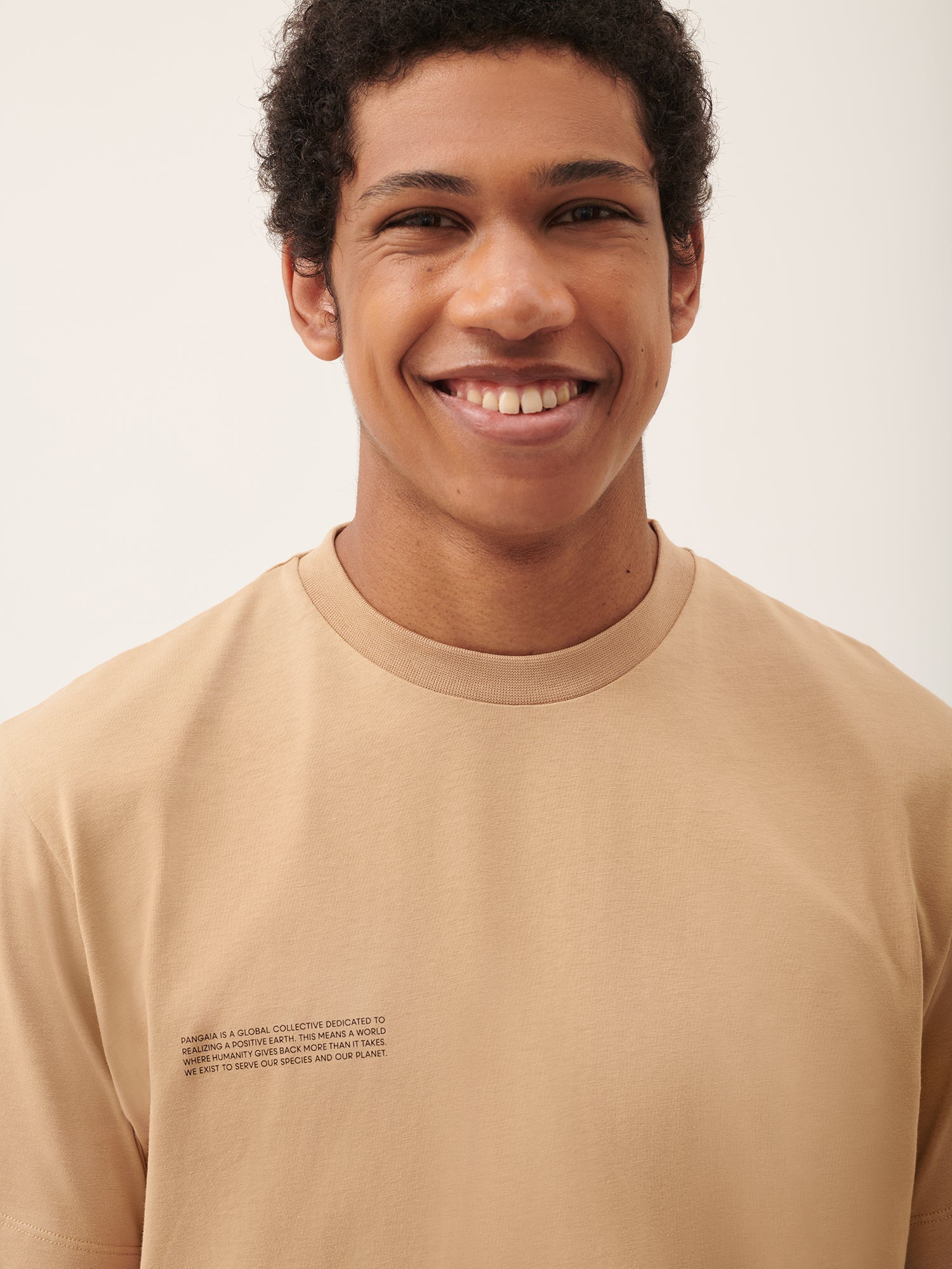 365_Midweight_T-shirt_Desert_Camel_male-3