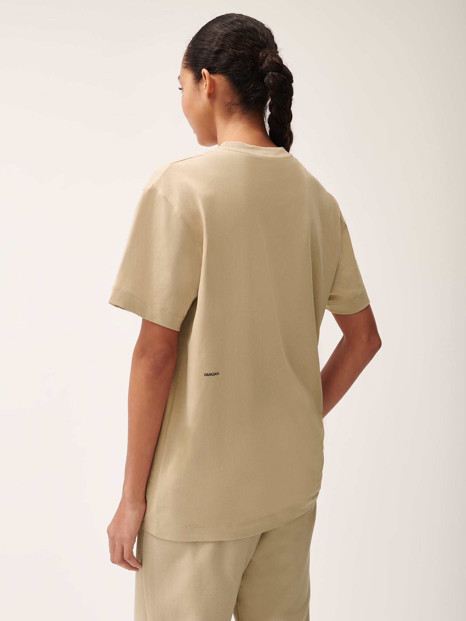 365_Organic_Cotton_T-Shirt_Birch_Beige_female-2