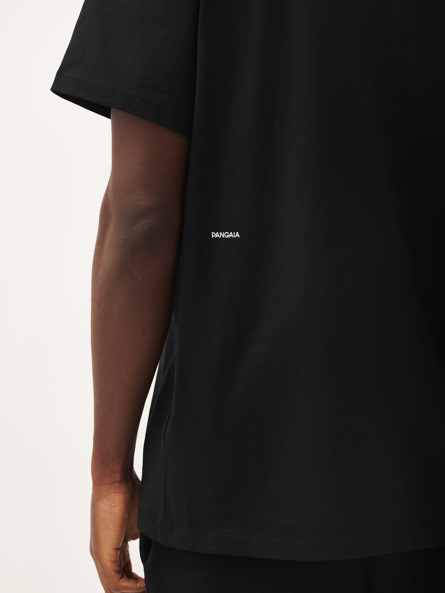 365_T-Shirt_Black_Male-5