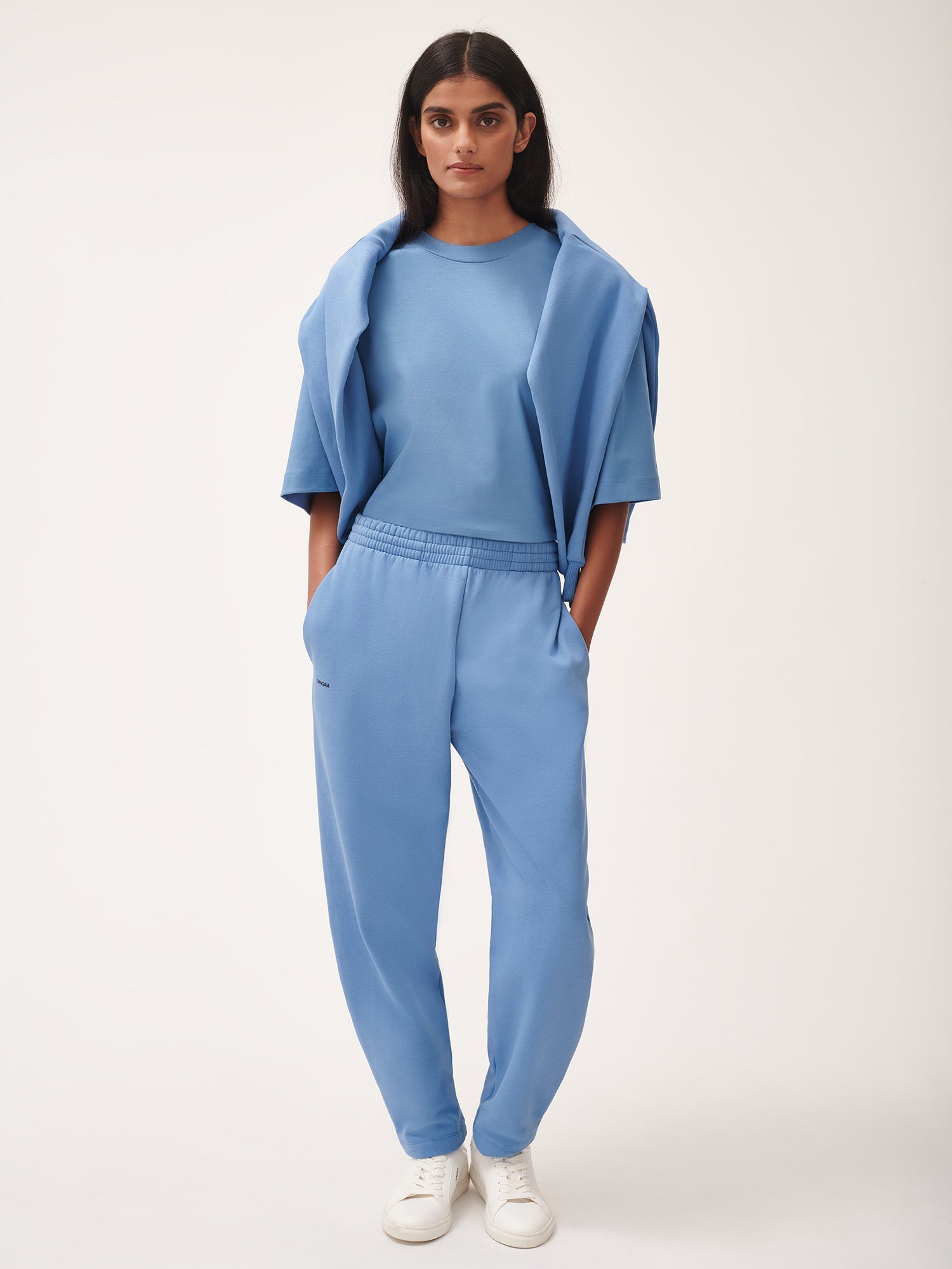 DNA_Barrel_Leg_Trackpants_Summit_Blue_female-1