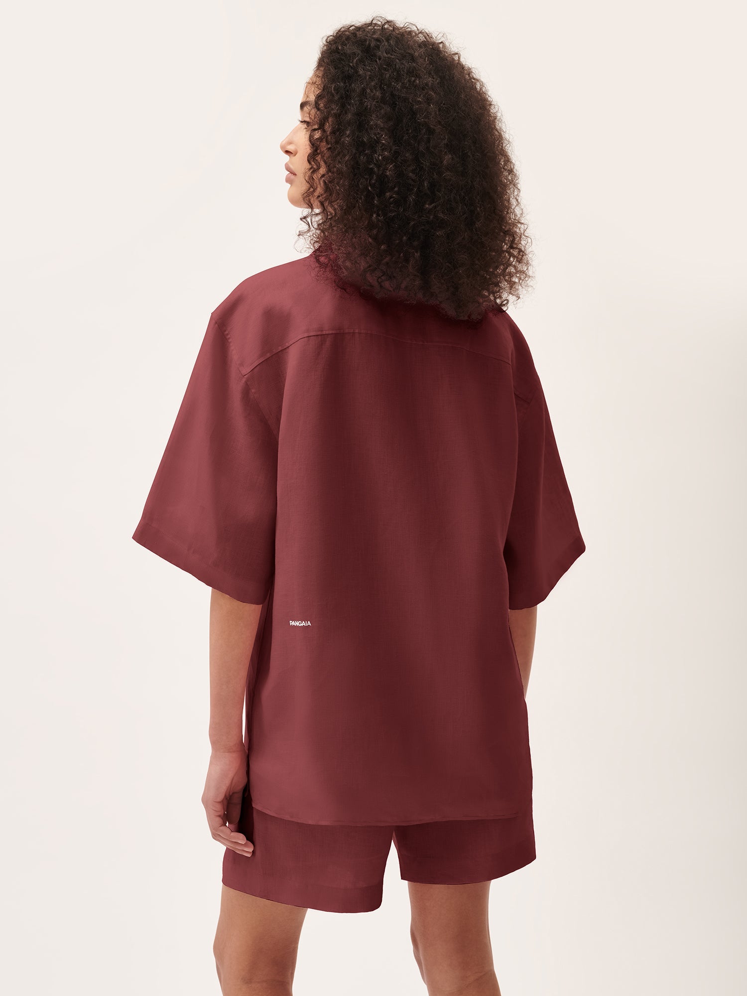 dna-linen-camp-collar-shirt-garnet-red-female-5