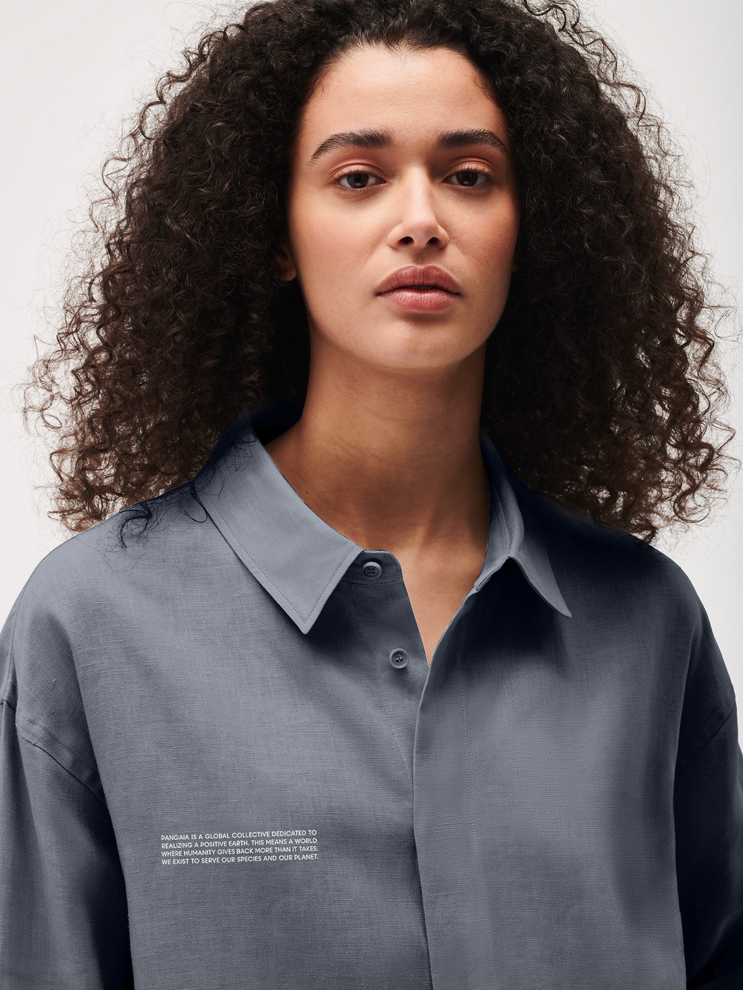 dna-linen-collared-long-sleeve-shirt-atmosphere-grey-female-2