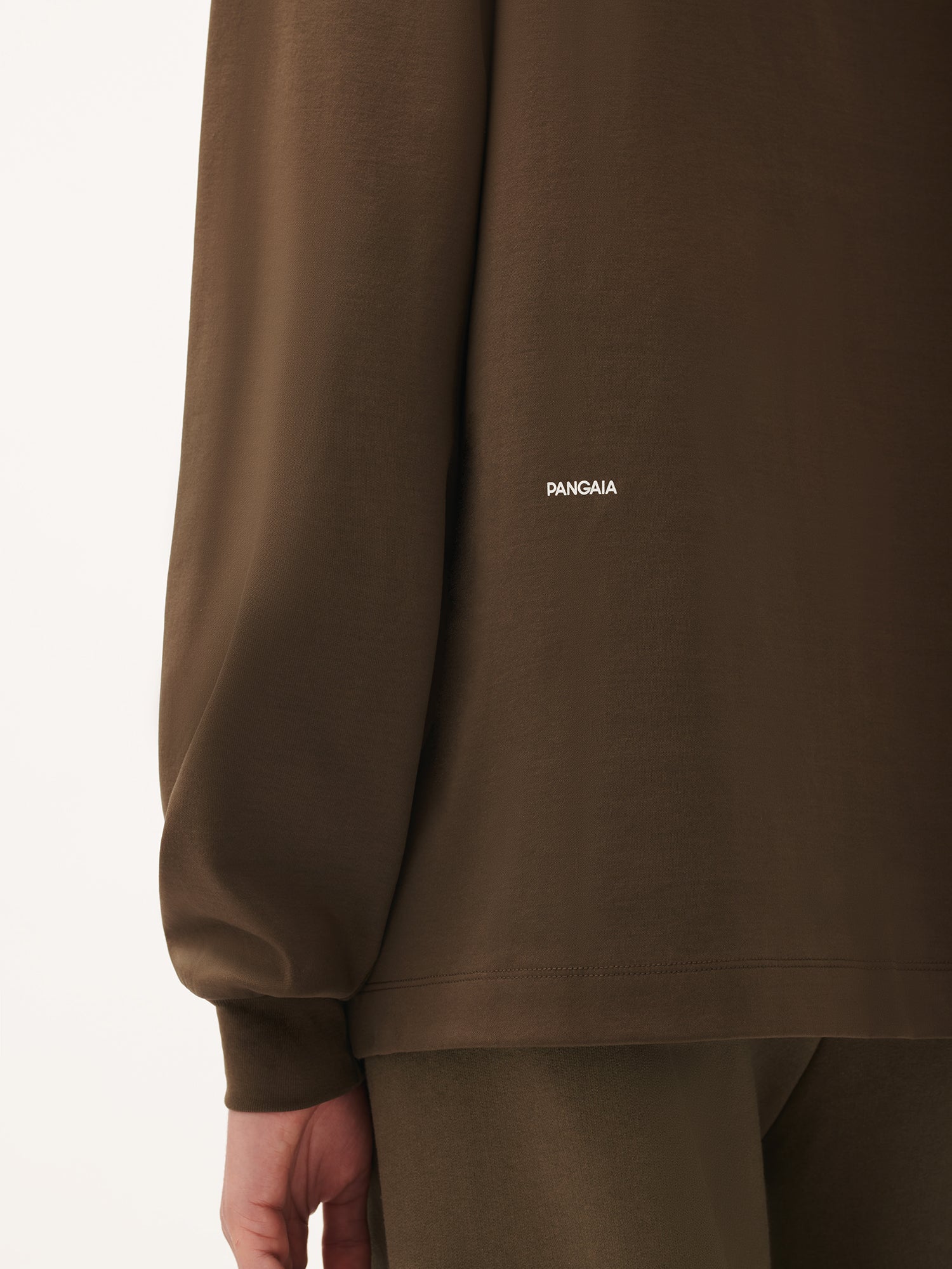 DNA_Long_Sleeve_T-Shirt_Cacoa_Brown_female-3