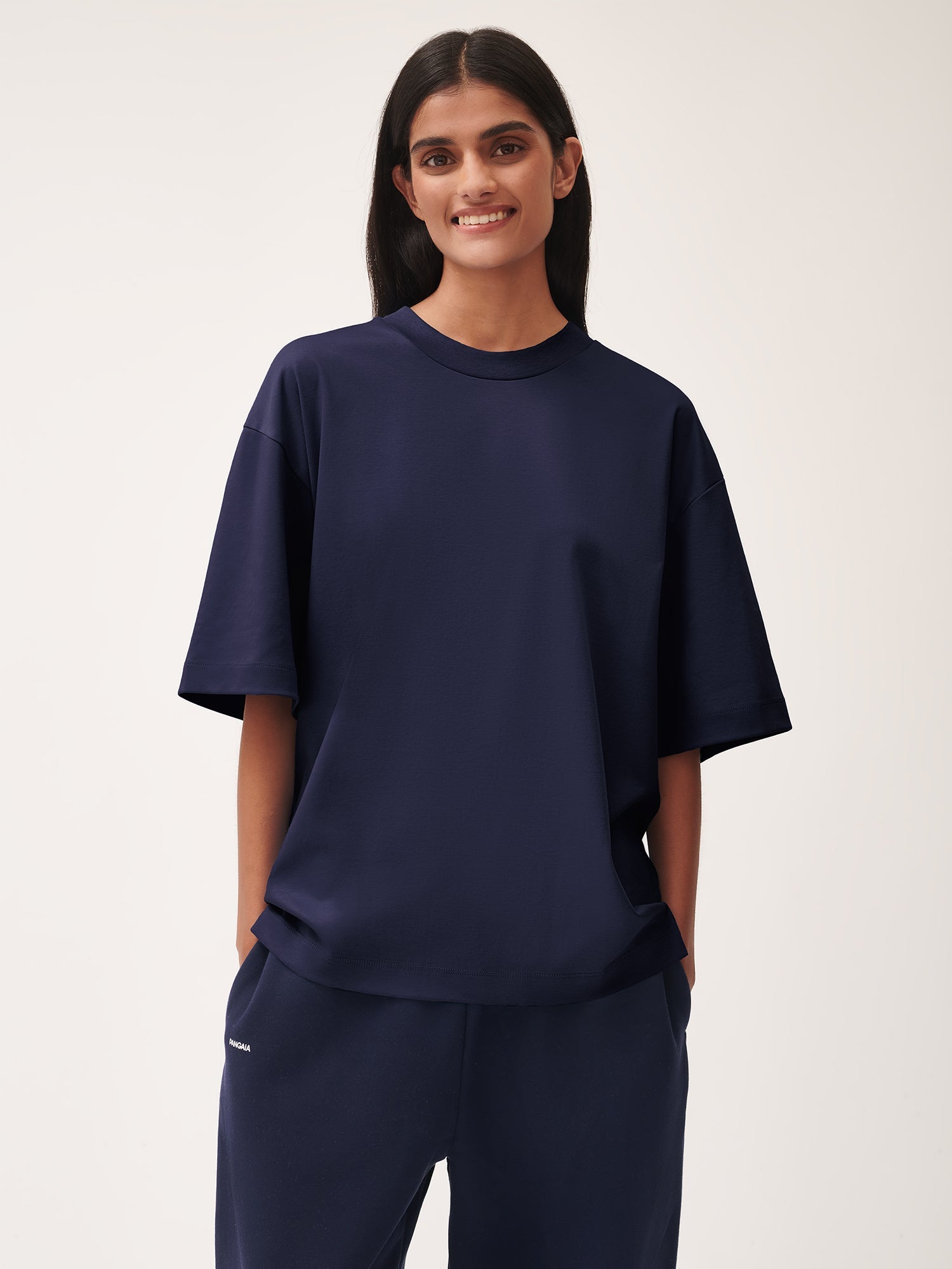 DNA_Oversized_T-Shirt_Navy_female-1