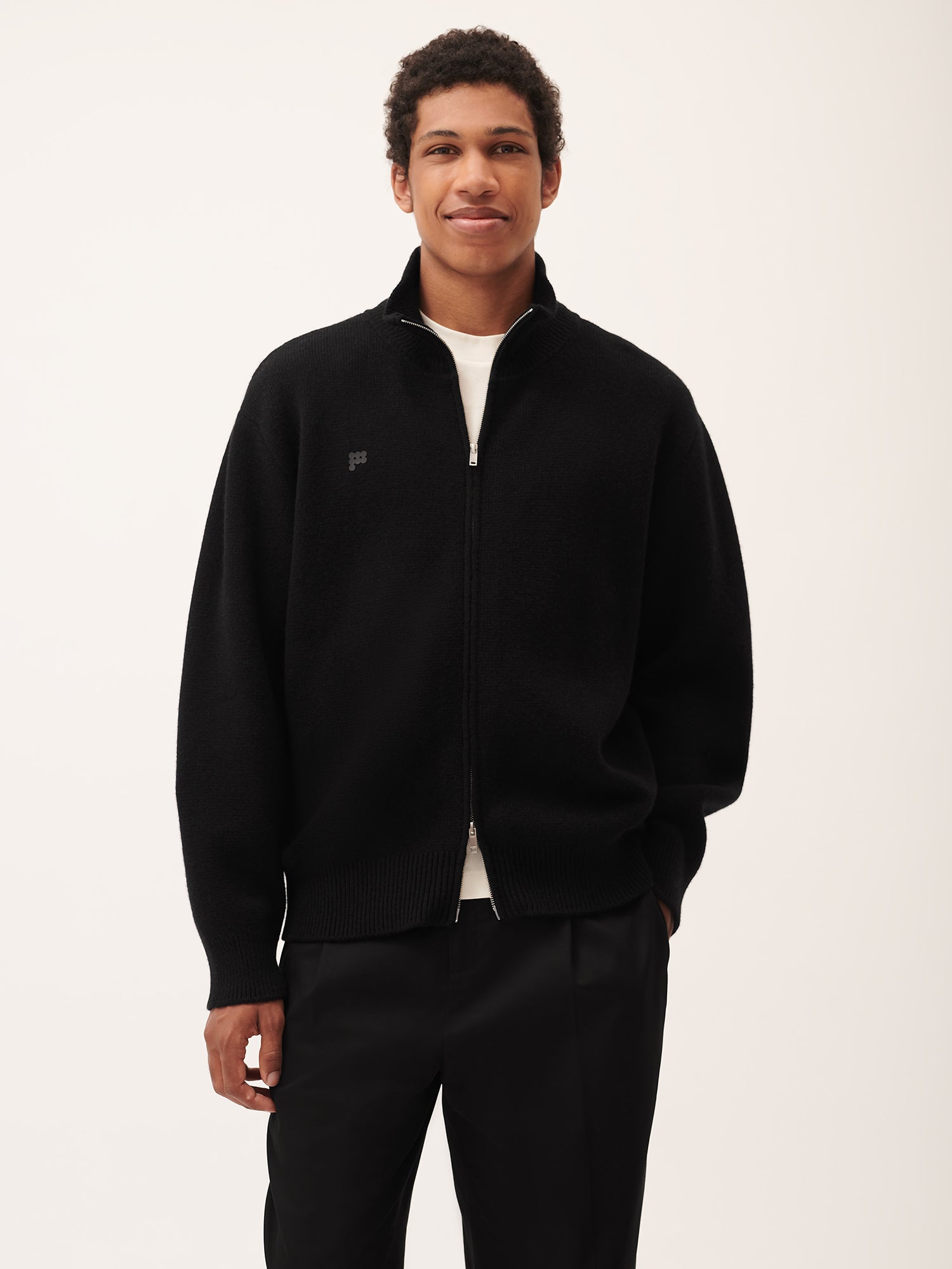 DNA_Recycled_Cashmere_Compact_Zipped_Sweater_Black_Male
