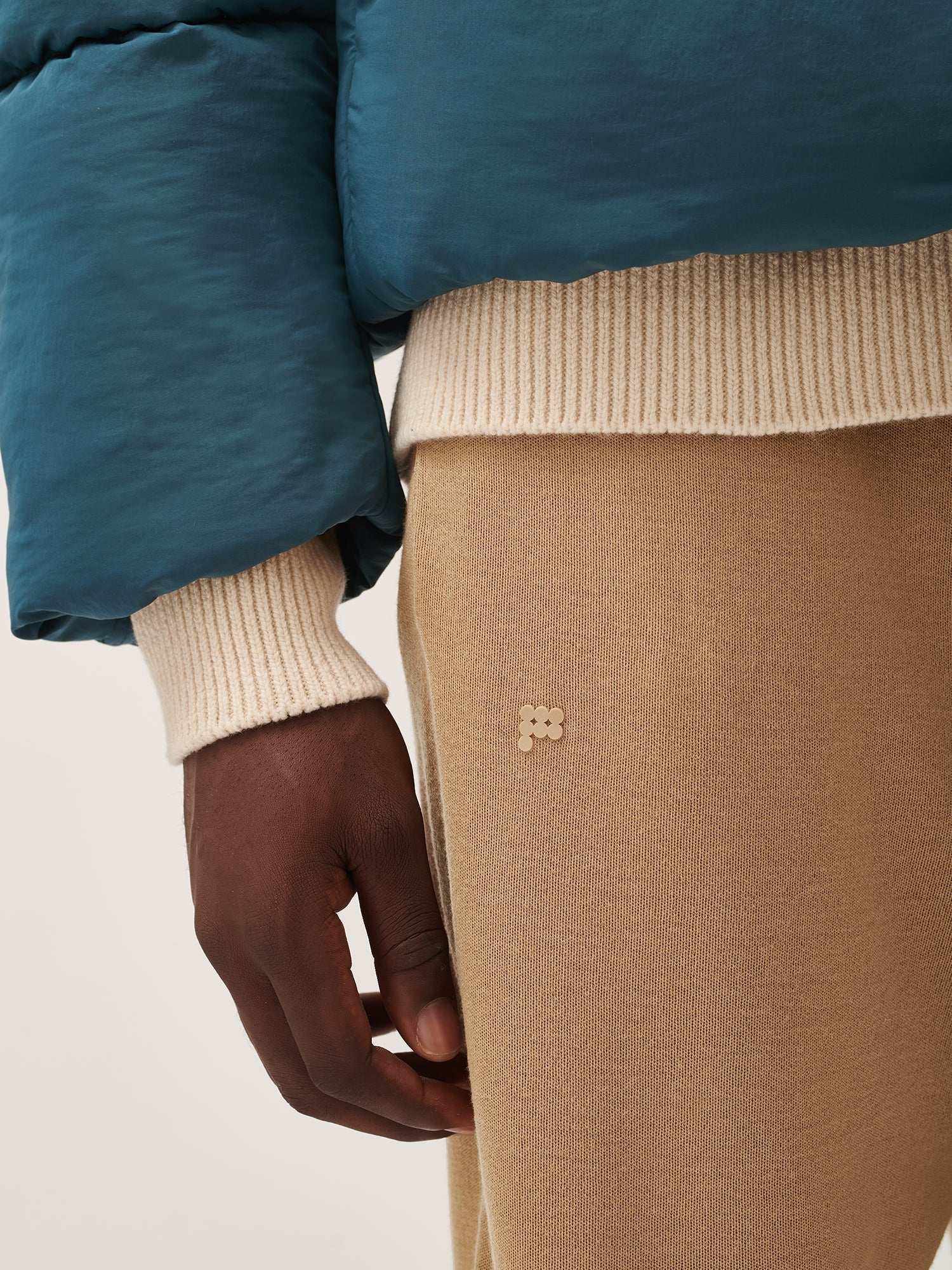 Merino_Knit_Slim_Fit_Pants_Camel_male-4