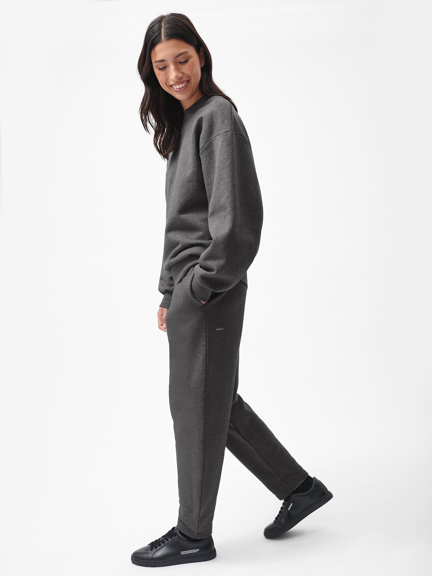 Reclaim-3.0-Sweatshirt-Reclaim-Charcoal-Female-3