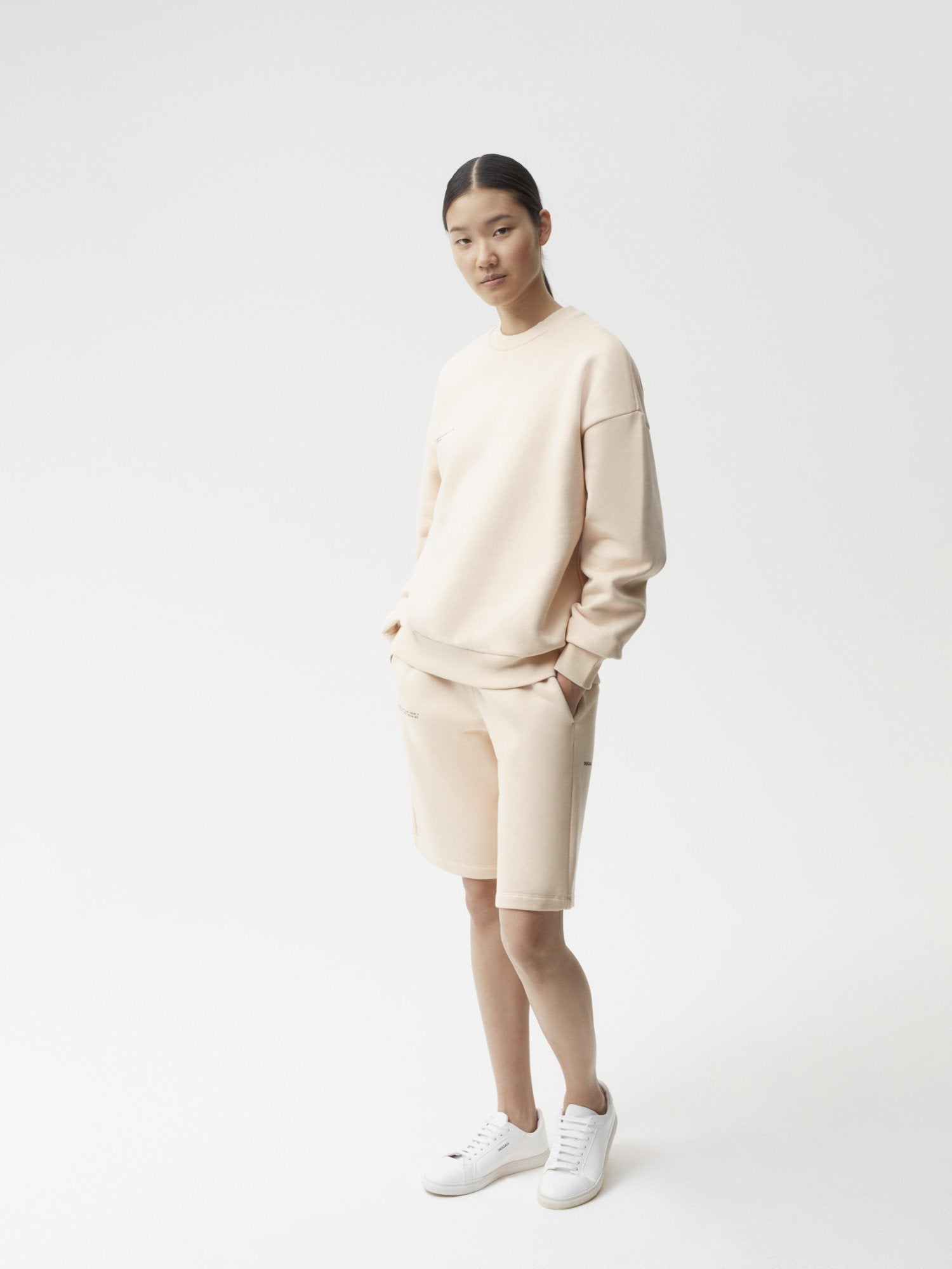 Sand jumper and shorts Female