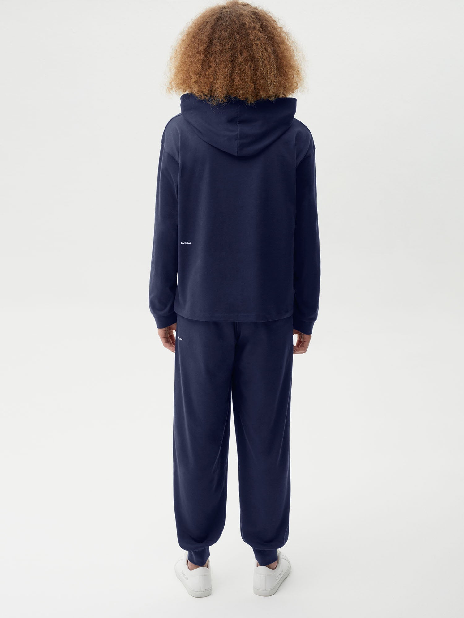 Seaweed Fiber Loungewear Hoodie Navy Model