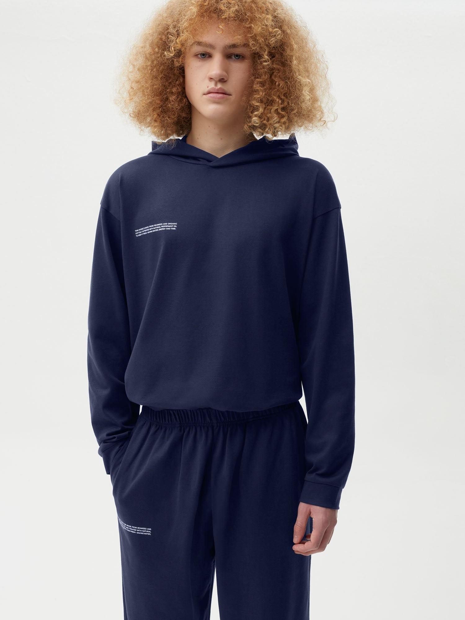 Seaweed Fiber Loungewear Track Pants Navy Model