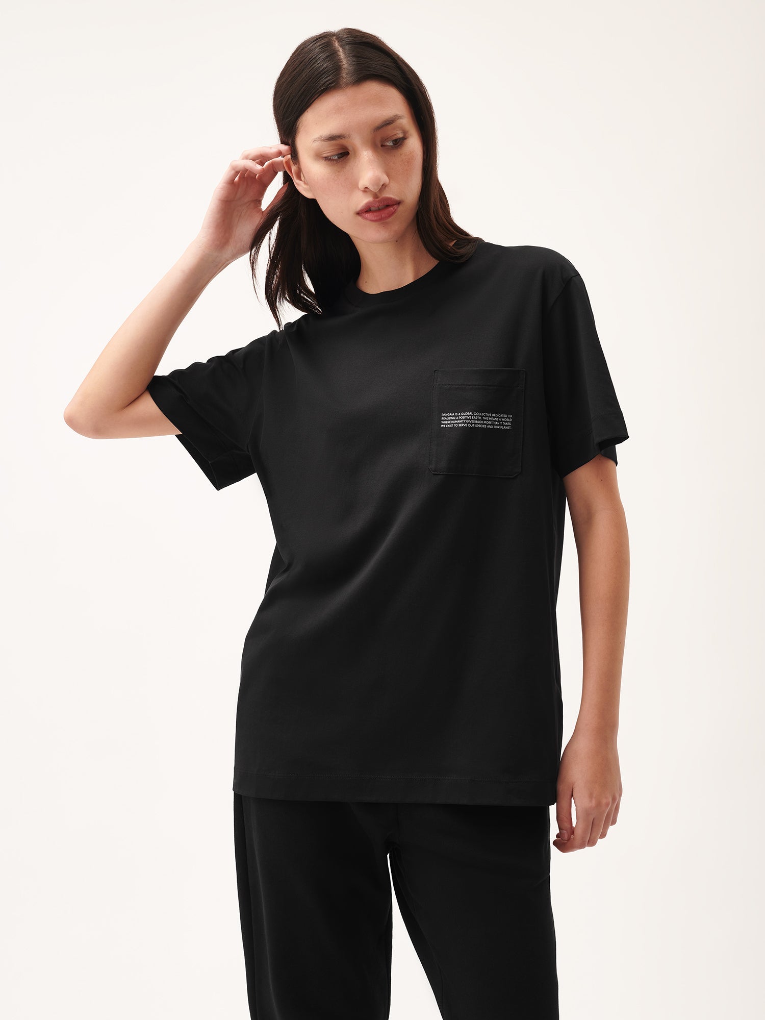 365_Lightweight_Pocket_T-Shirt_Black_female-1