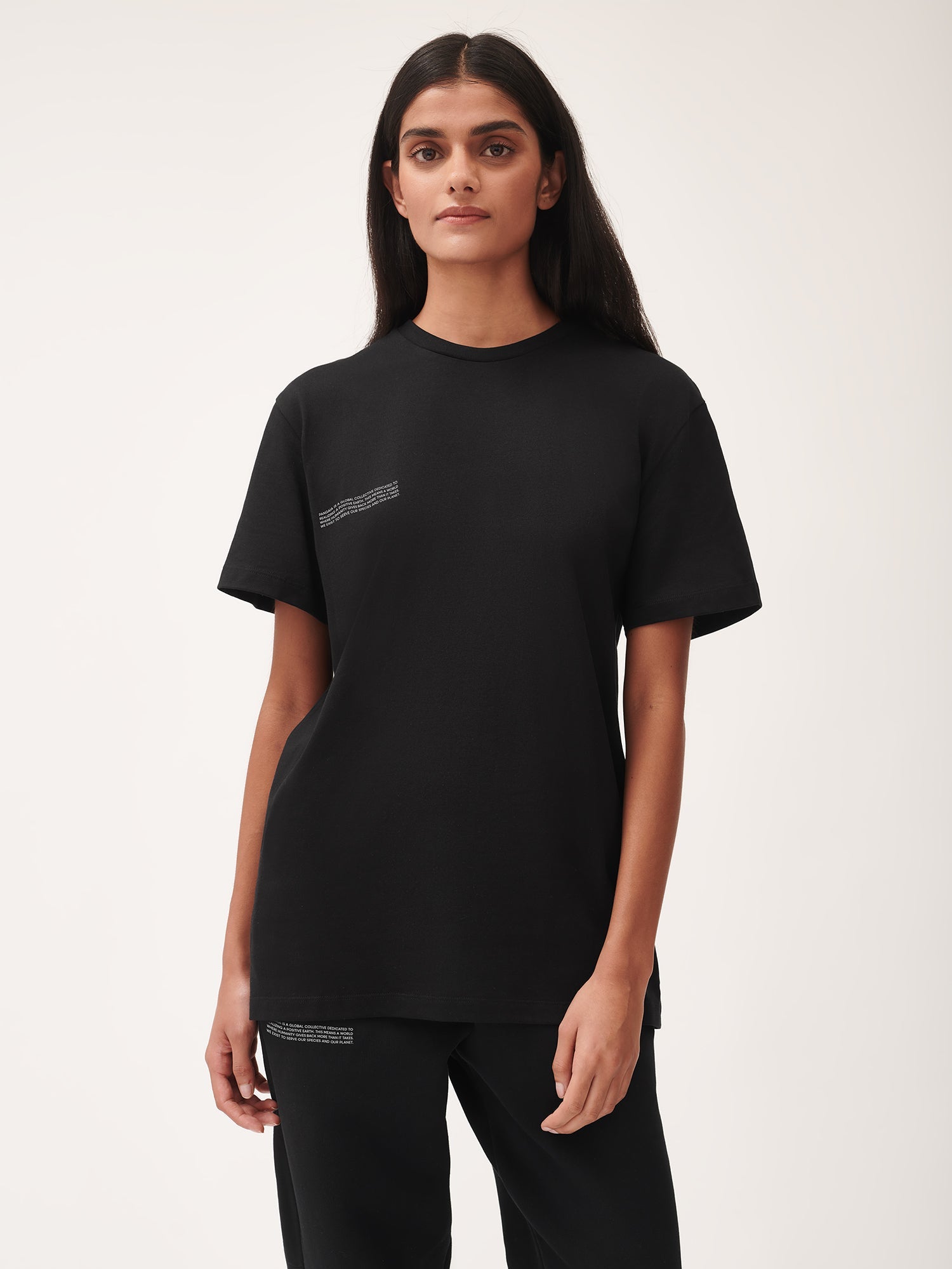 365_T-Shirt_Black_female-1