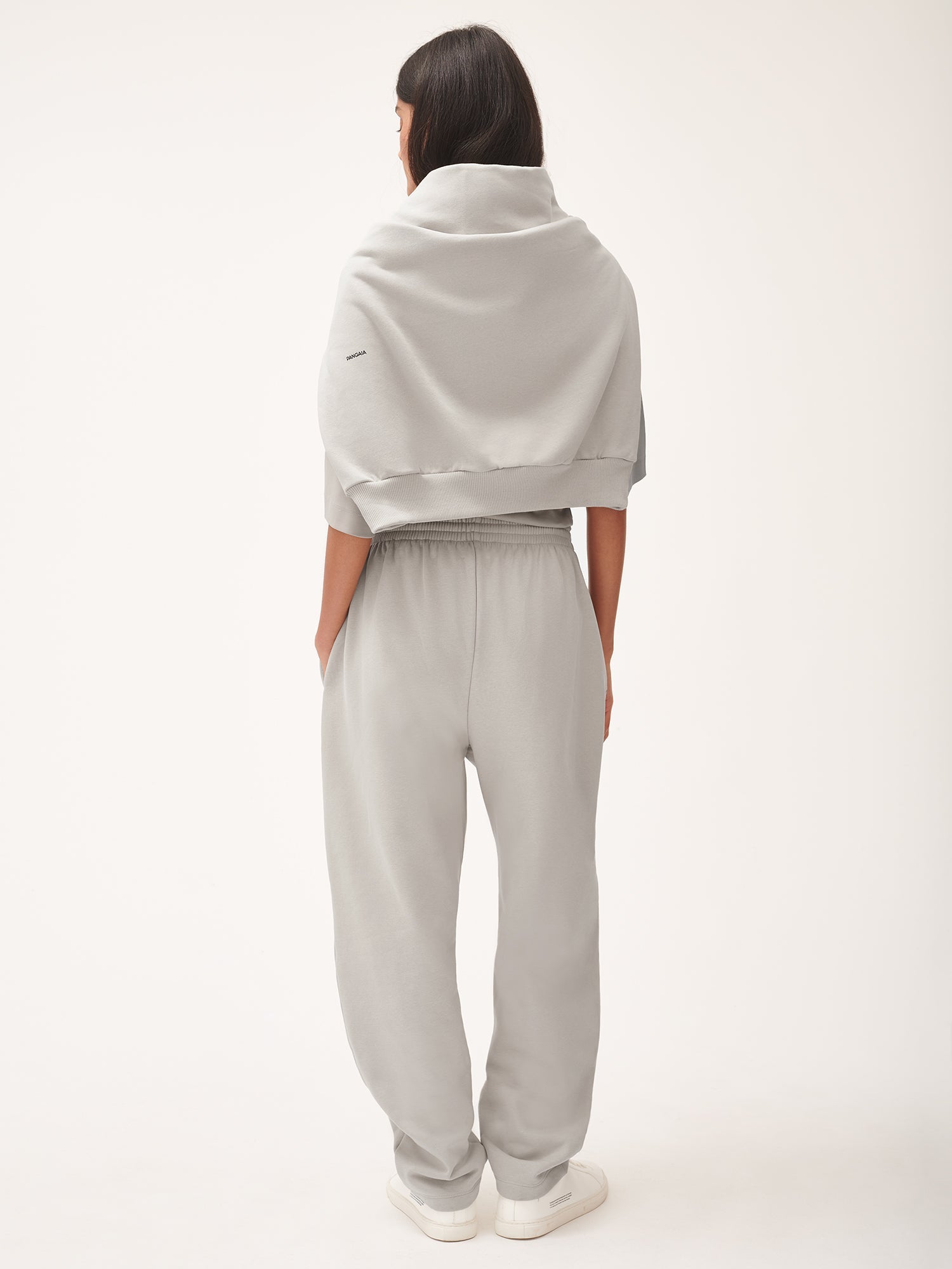 DNA_Barrel_Leg_Trackpants_Stone_Blue_female-2