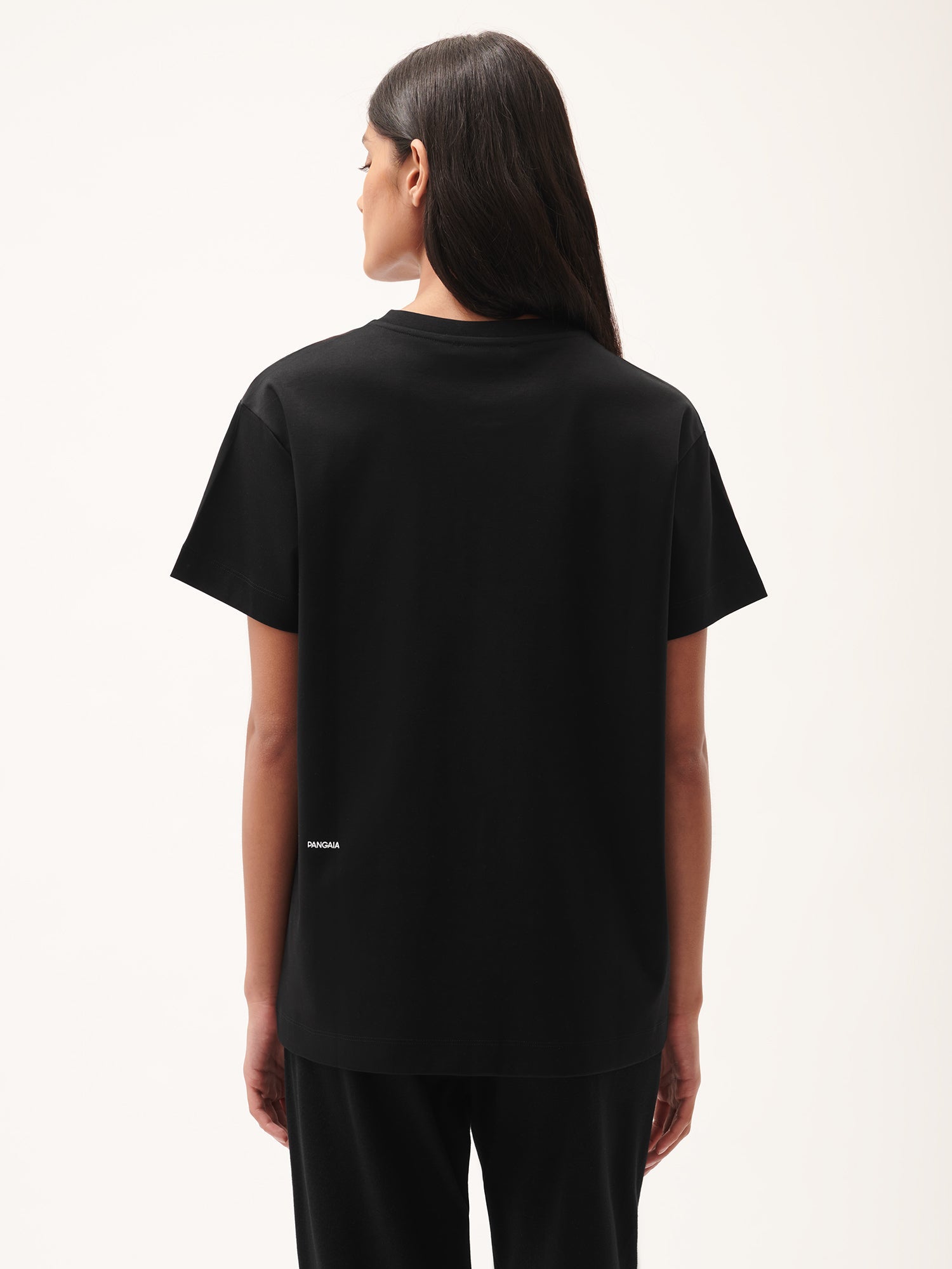 DNA_Henley_T-Shirt_Black_female-2_67b75950-b454-4808-aba8-84af413fe619