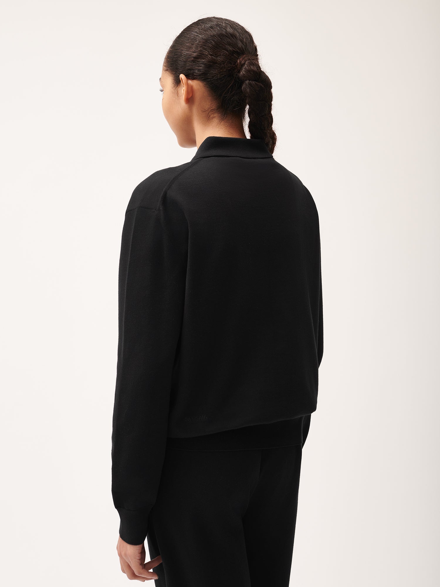 DNA_Knitted_Collared_Shirt_Black_female-2