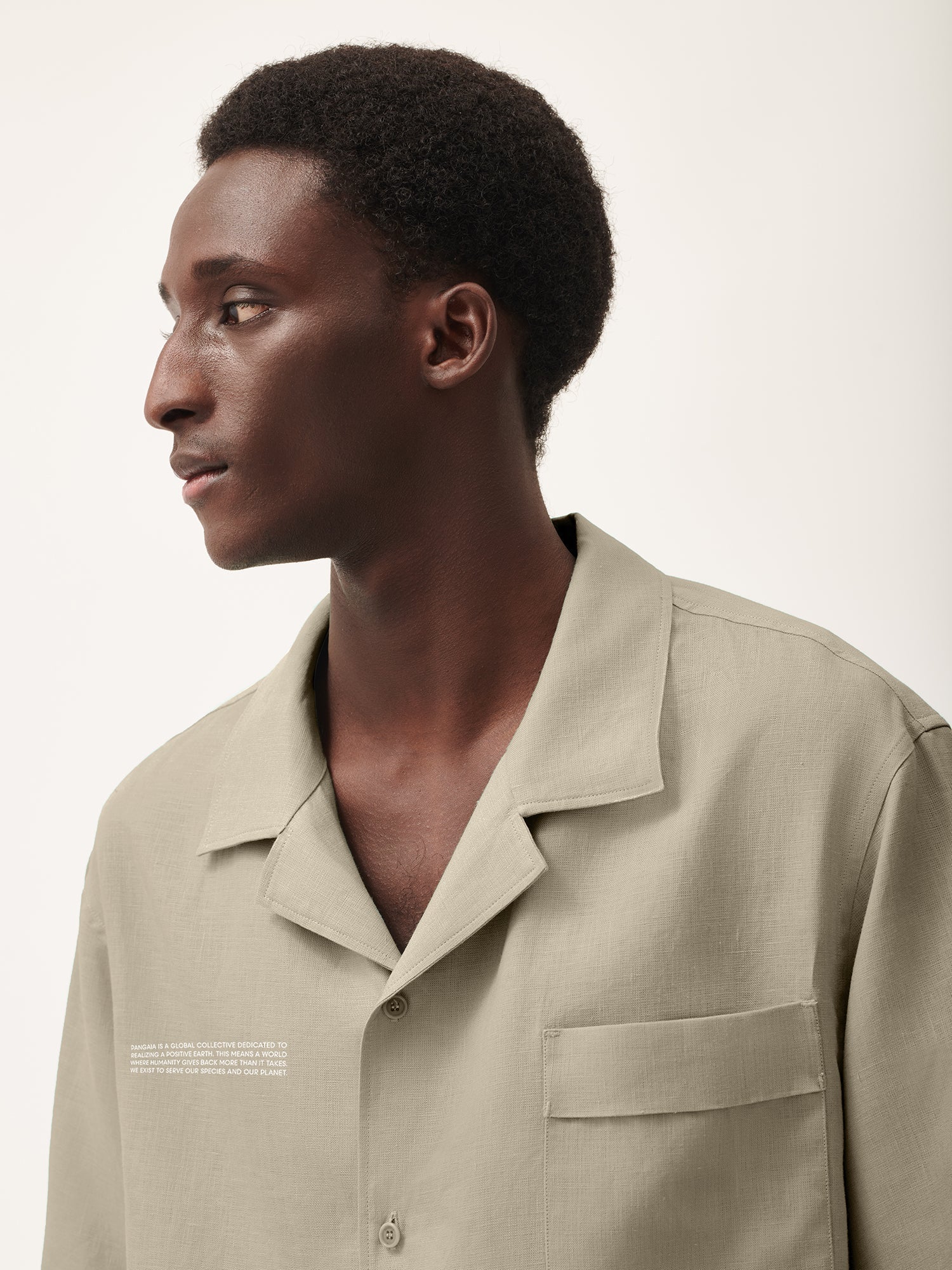 DNA_Linen_Camp_Collar_Cliff_Beige_Male-3