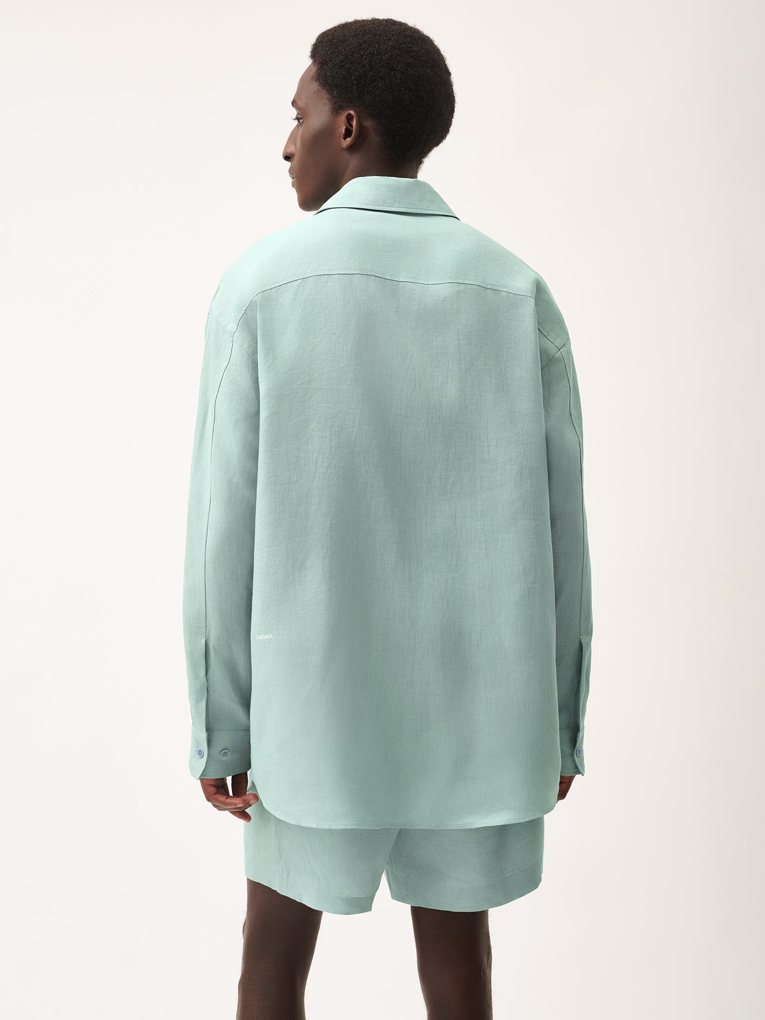 DNA_Linen_Collared_Long_Sleeve_Shirt_Eucalyptus_Blue_male-2