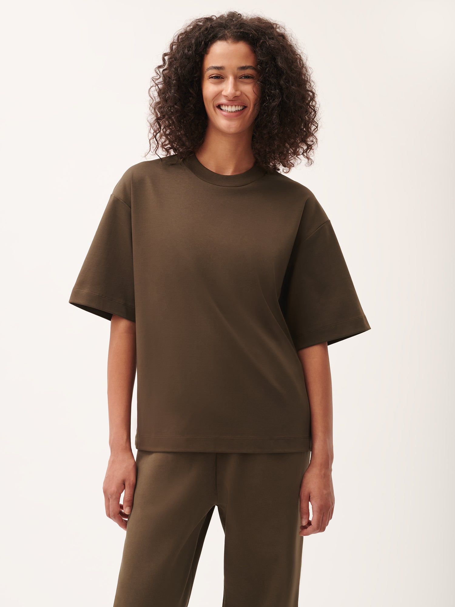 DNA_Oversized_T-Shirt_Cacoa_Brown_female-1