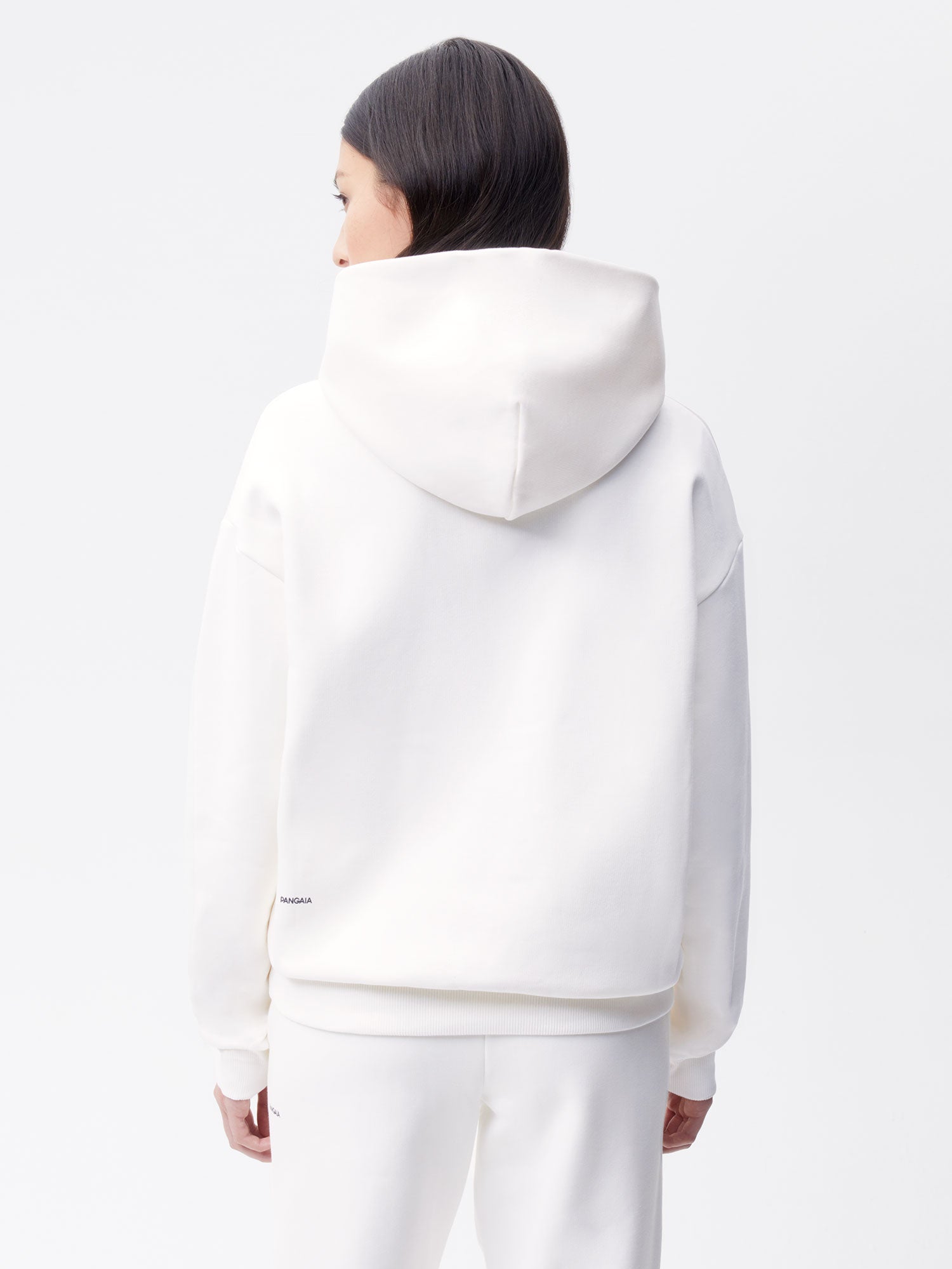 Signature-Hoodie-Off-White-Female-2