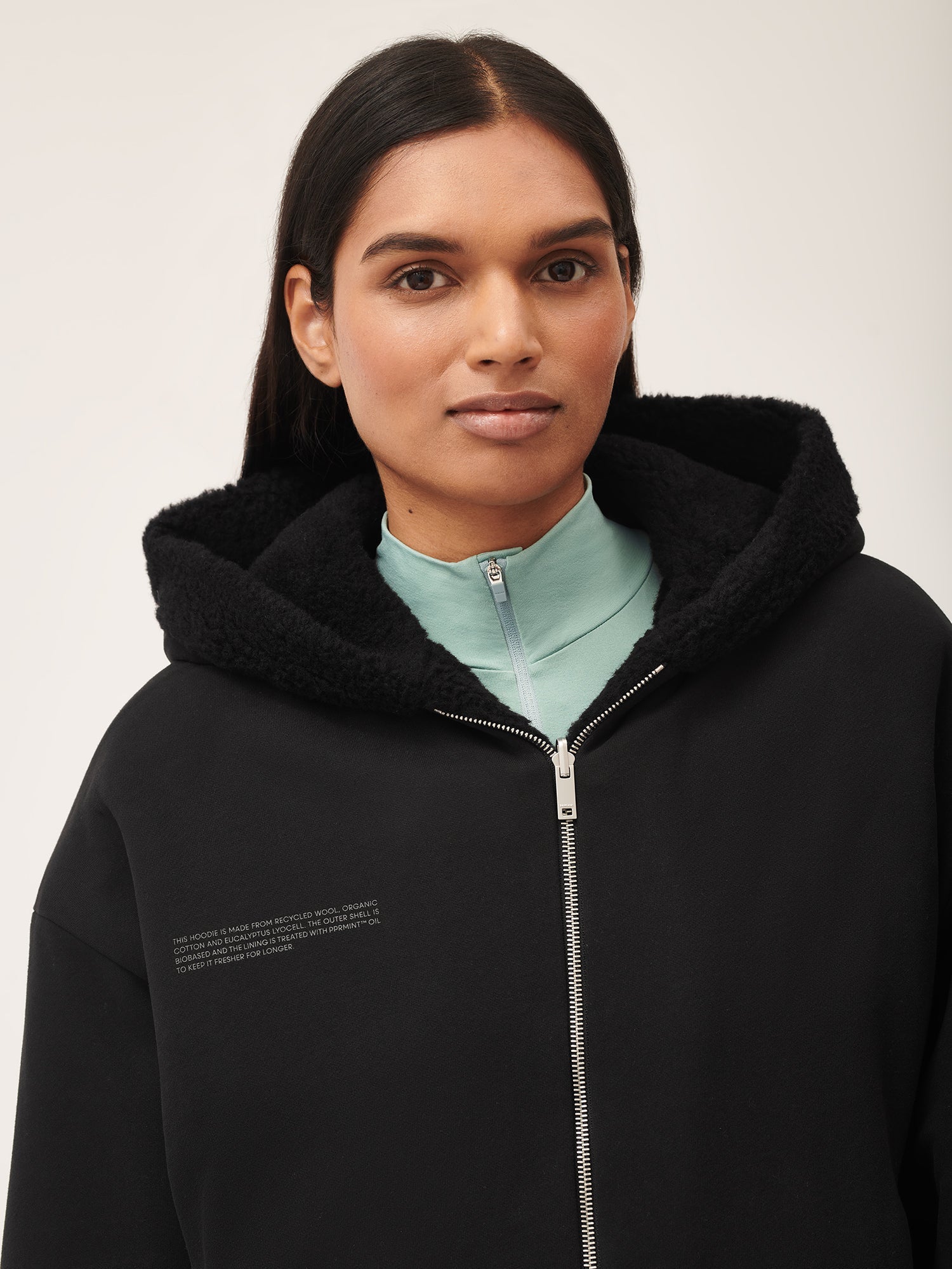 Unisex_Reversible_Outdoor_Fleece_Zip_Hoodie_Black-female-4