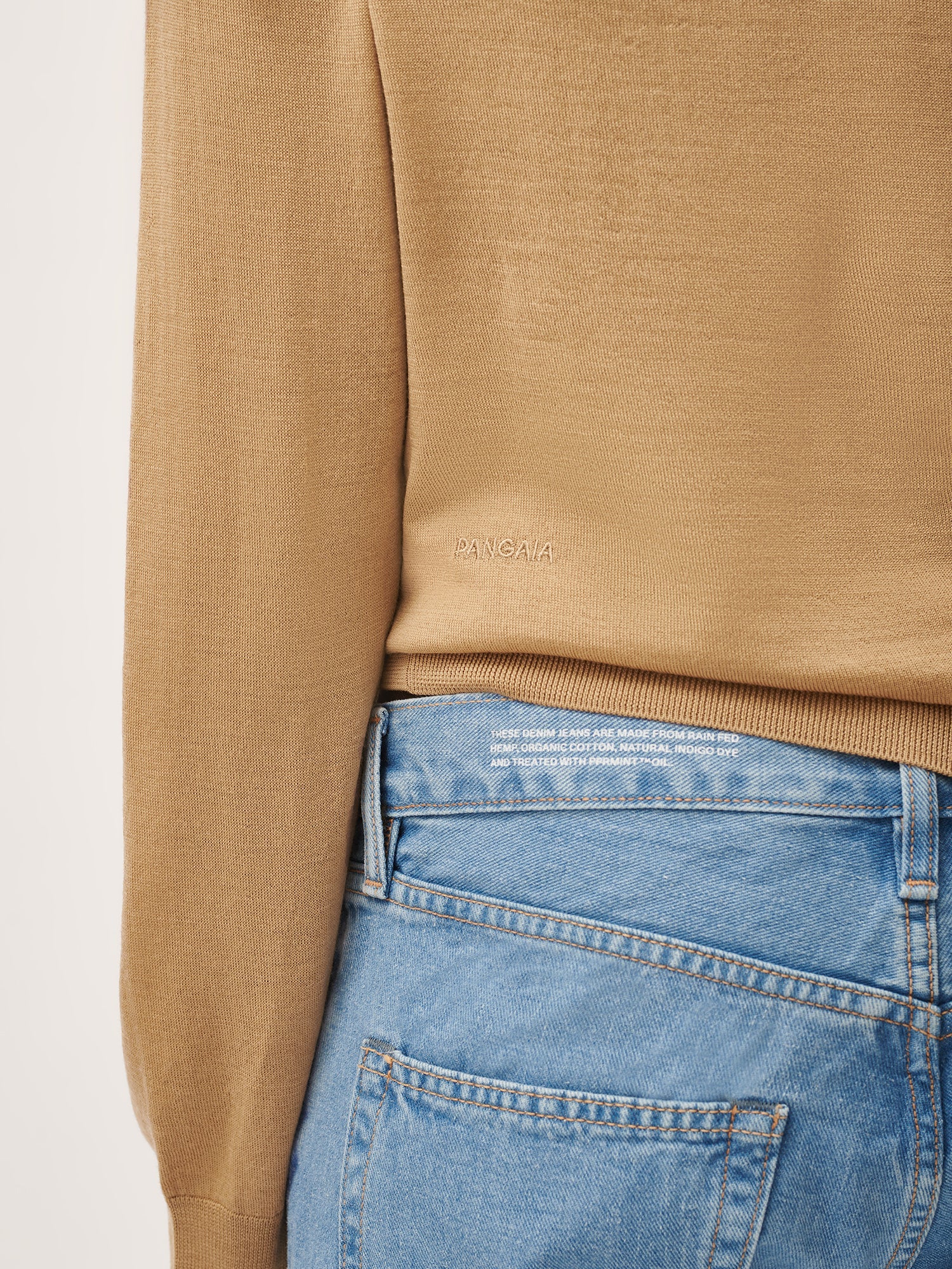 Women_Merino_Knit_Turtle_Neck_Camel-female-4
