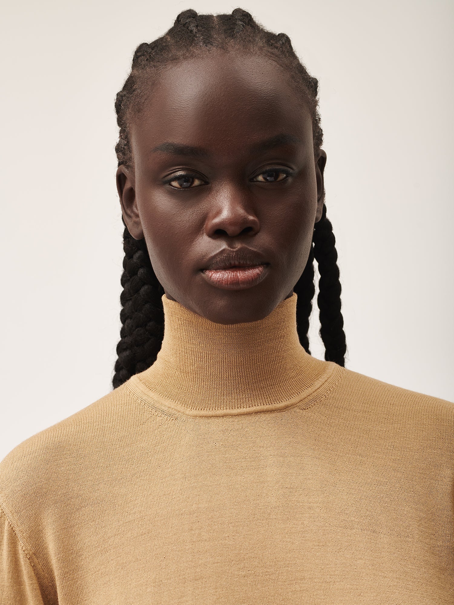 Women_Merino_Knit_Turtle_Neck_Camel-4