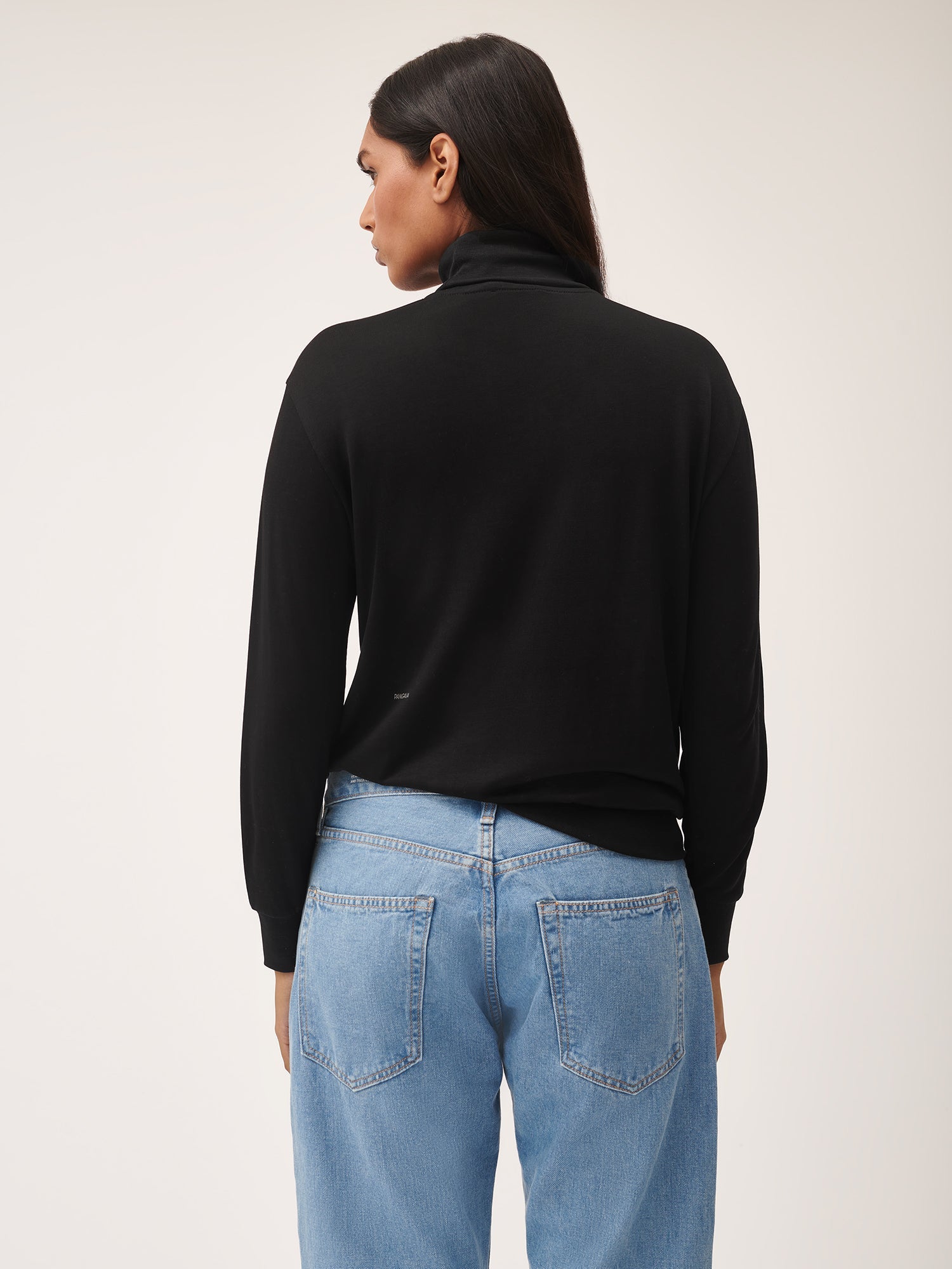 Womens_C-Fiber_Pure_Turtle_Neck_T-Shirt_Foliage_Black-2