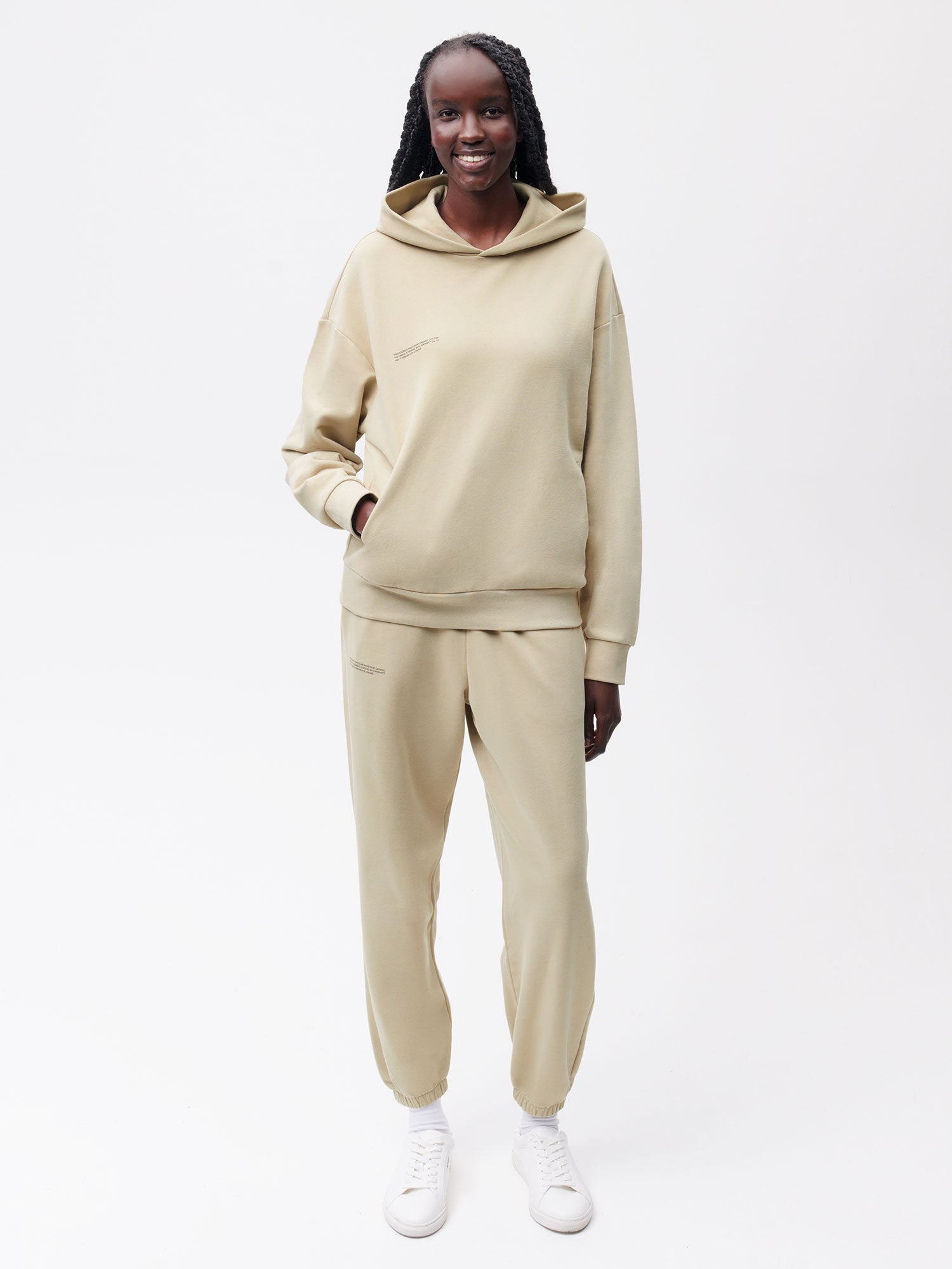 365-Trackpants-Maitake-Beige-Female-1