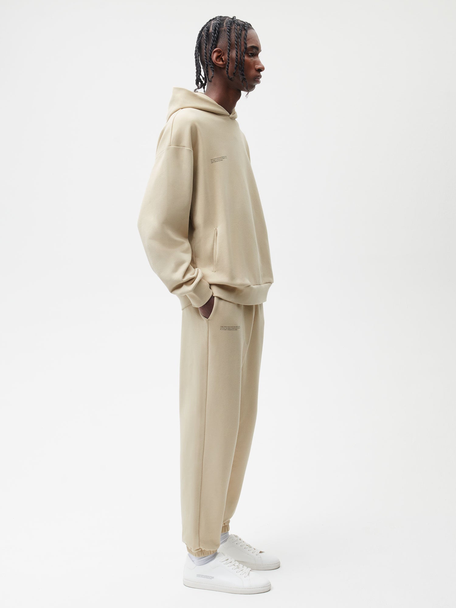 365-Trackpants-Maitake-Beige-Male-1