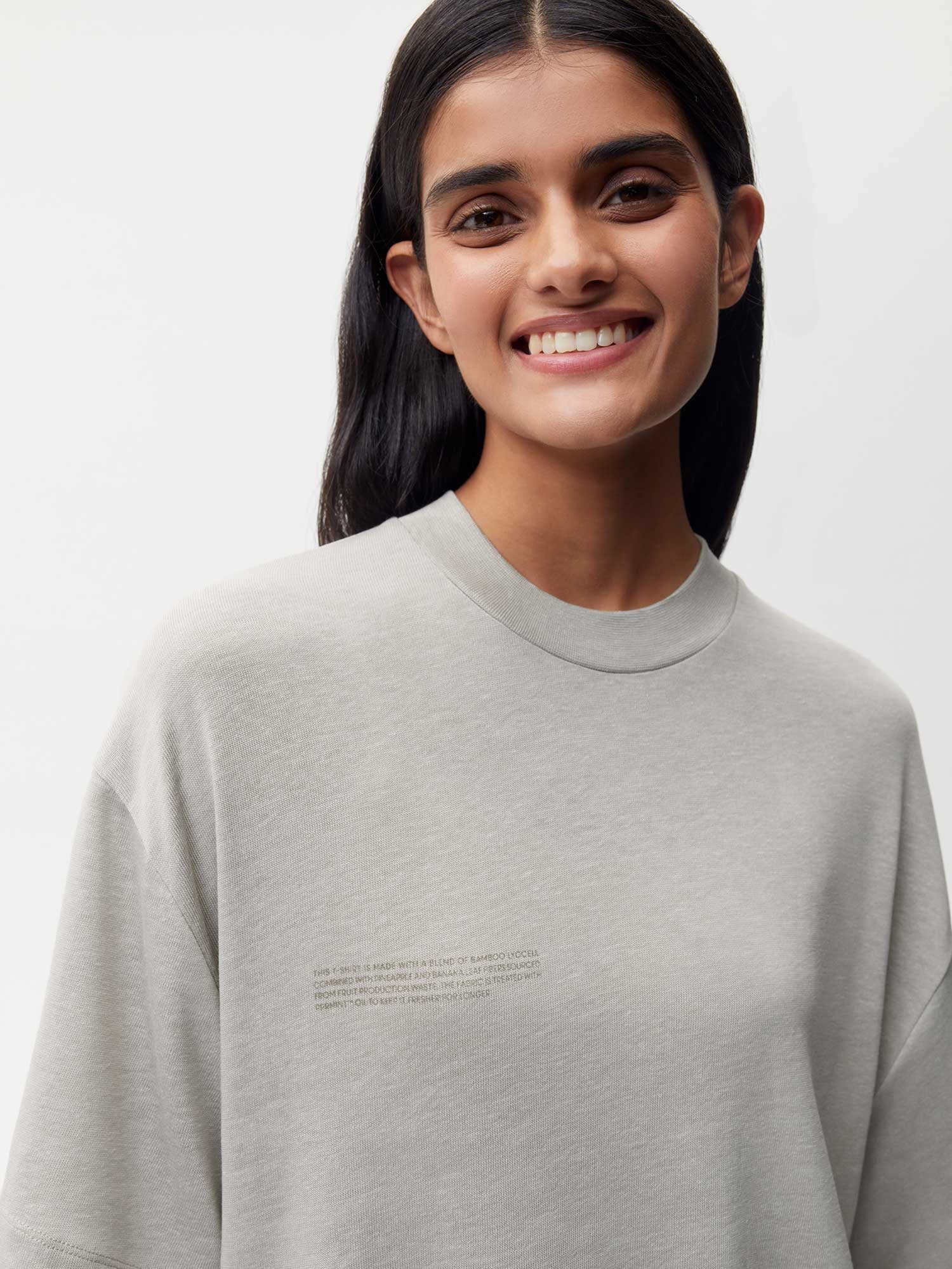 FRUTFIBER-Skater-T-Shirt-Stone-Female-2