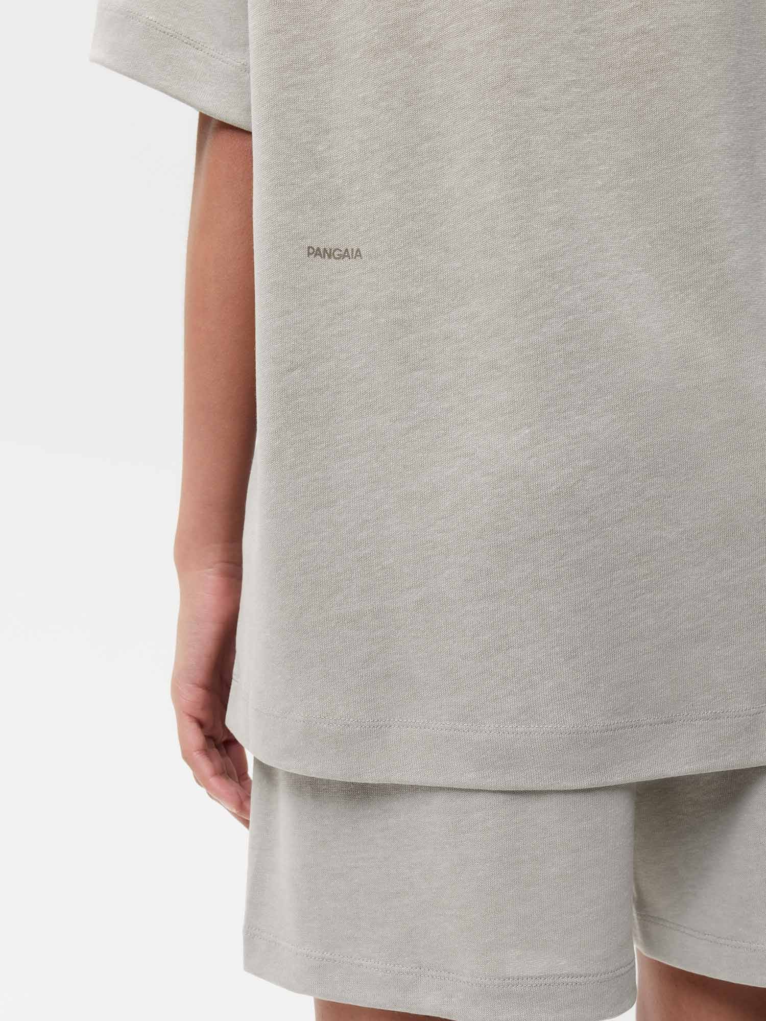 FRUTFIBER-Skater-T-Shirt-Stone-Female-3