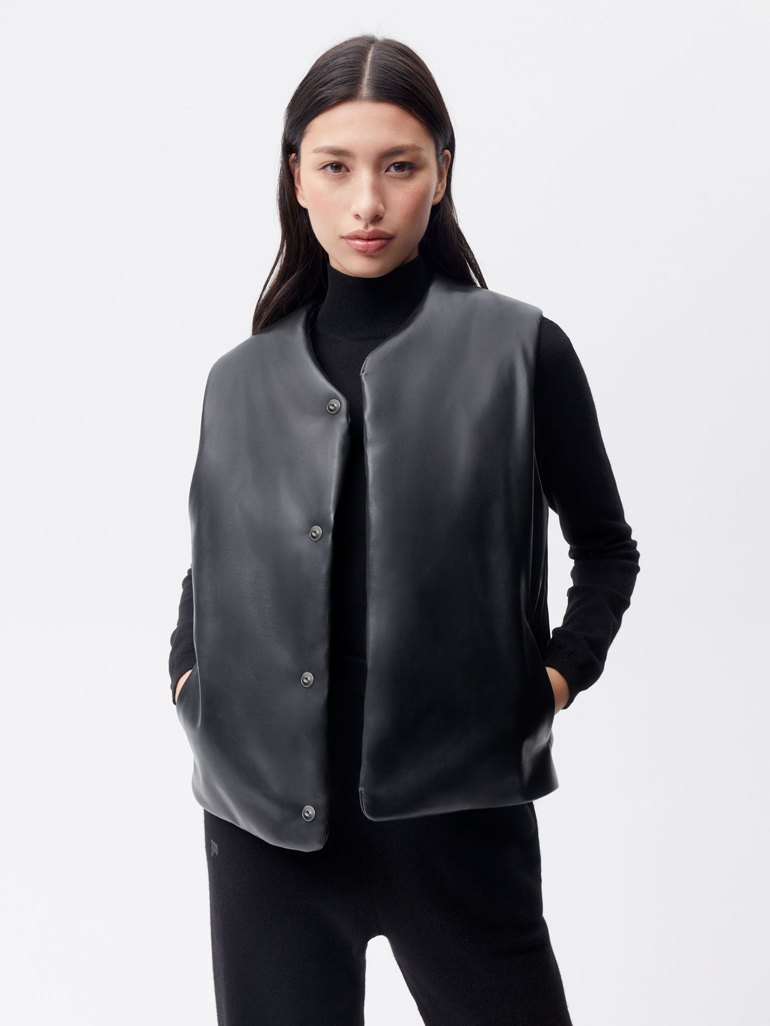 LAB-Mirum-Air-Gilet-Black-Female-1