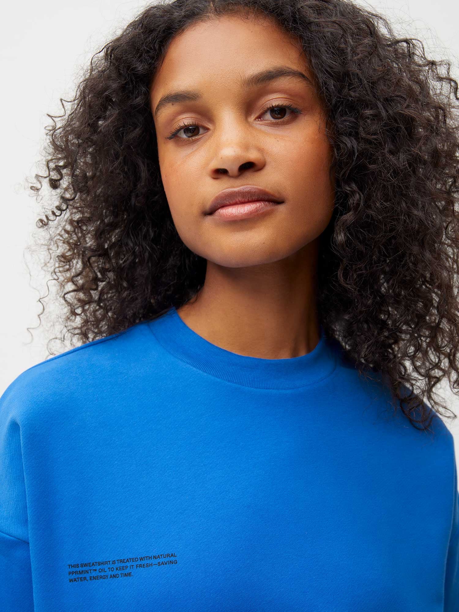 Organic-Cotton-Sweatshirt-Cobalt-Blue-Model-Female-3