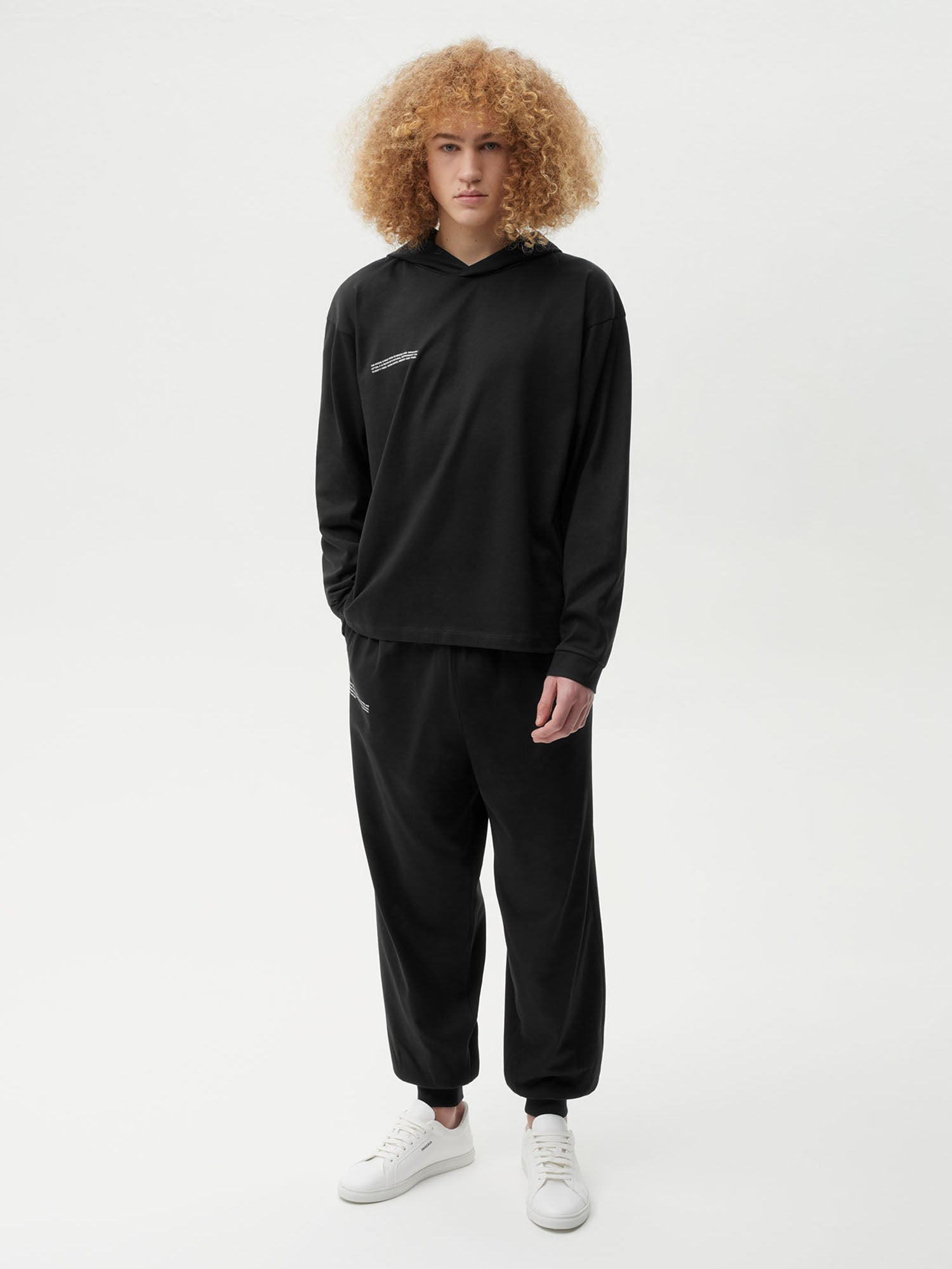 Seaweed Fiber Loungewear Hoodie Black  Model